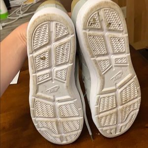 Nike Shoes - Nike tennis shoe Nike Shoes - Nike tennis shoe
